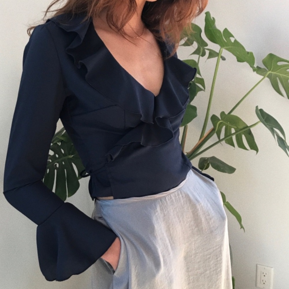 Lisa Says Gah Wrap top